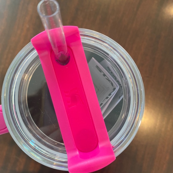 NWT SOLD OUT Barbie Pink Stanley 40 oz. Quencher H2.0 FlowState Tumbler Camelia - Picture 6 of 7